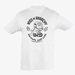 Kids of Anarchy tričko s triceraptosem na koloběžce – No Naps, Just Laps – Bílá varianta pro malé dobrodruhy.