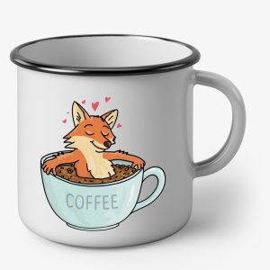 Bílý smaltovaný plecháček s ruční kresbou lišky odpočívající v kávě.