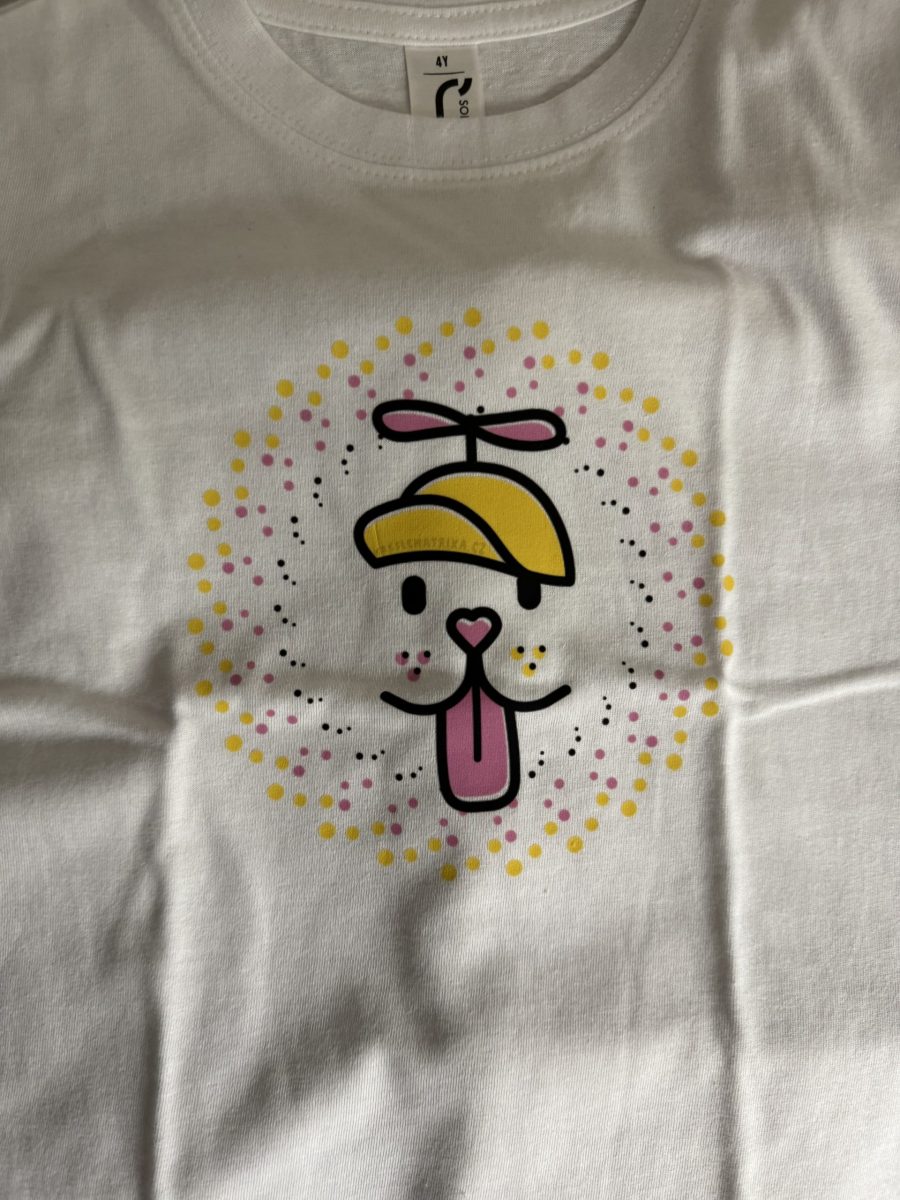 Bílé dětské tričko s veselým kamarádem